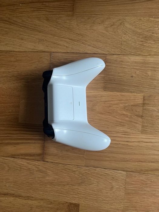 Sprzedam konsolę X box One S