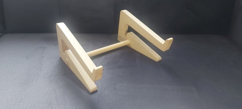 Drewniana podstawka na laptopa