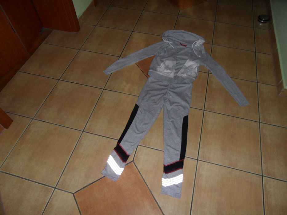 Super bluza w misie i ogrodniczki i bluzeczka z napisem Love  8-9 lat