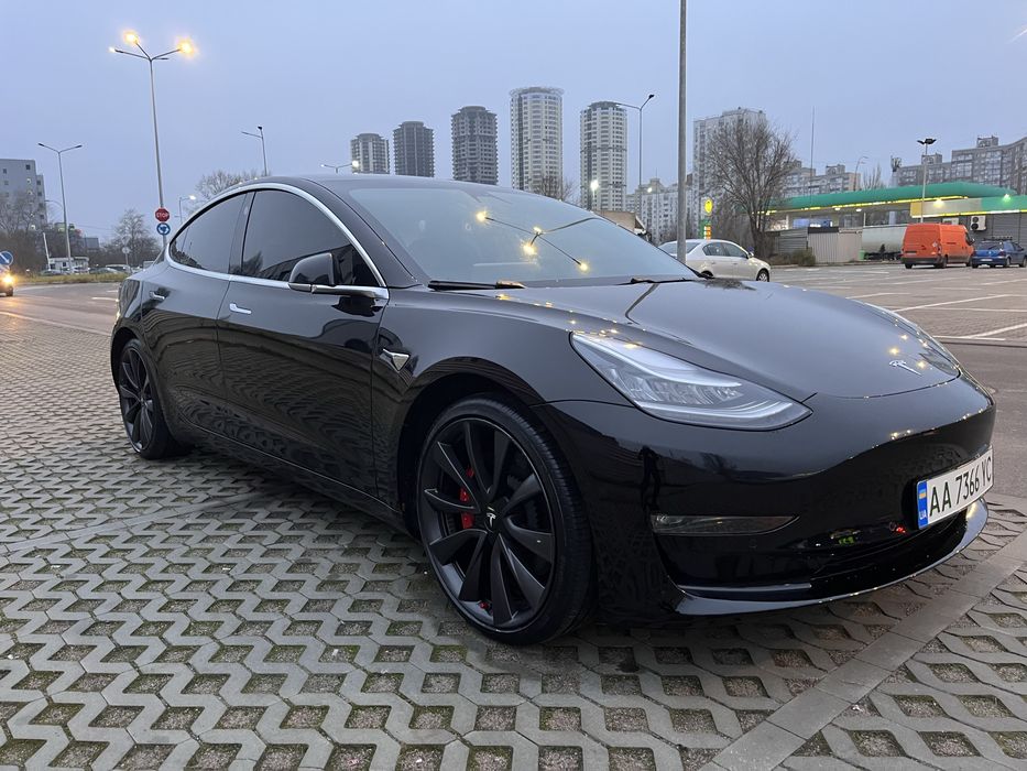 Tesla Model 3 Performance