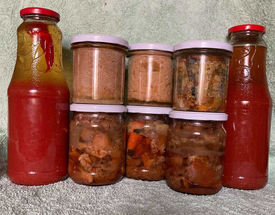 Консервация. Мясные консервы, сок томатный, готовые блюда