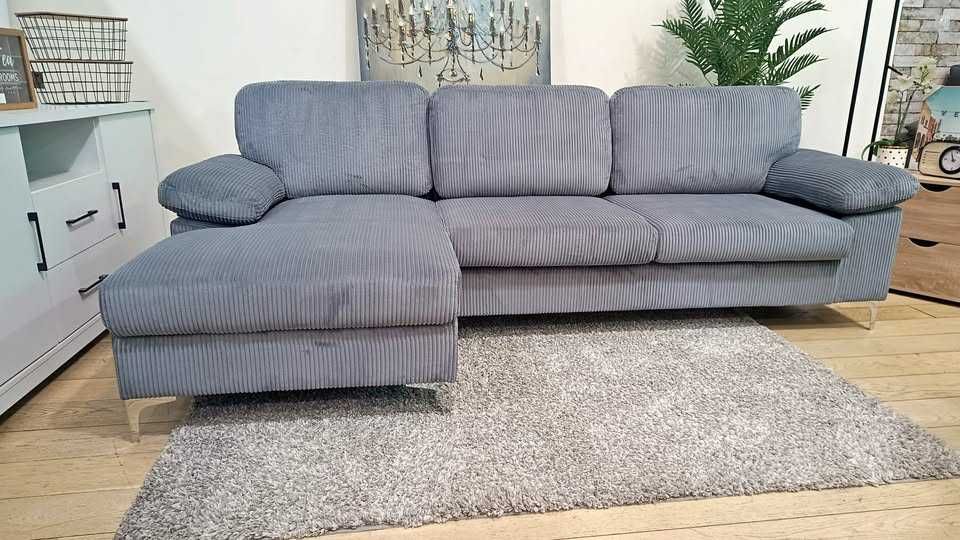 LIQUIDAÇAO Sofá grande e resistente de veludo cinzento  401€