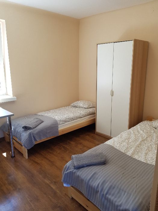 Nocleg Pokoje Brzeziny 55 zł/dobę 2,3,4-osobowe. Przy głównej trasie