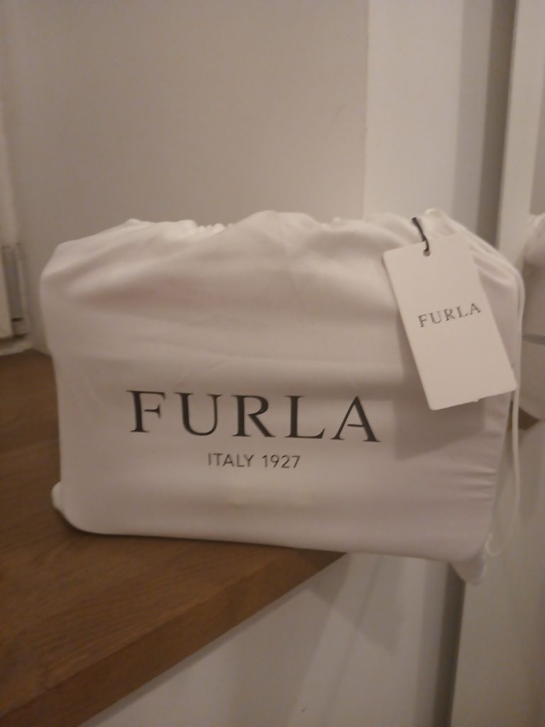 Furla torebka model Metropolis S oryginalna