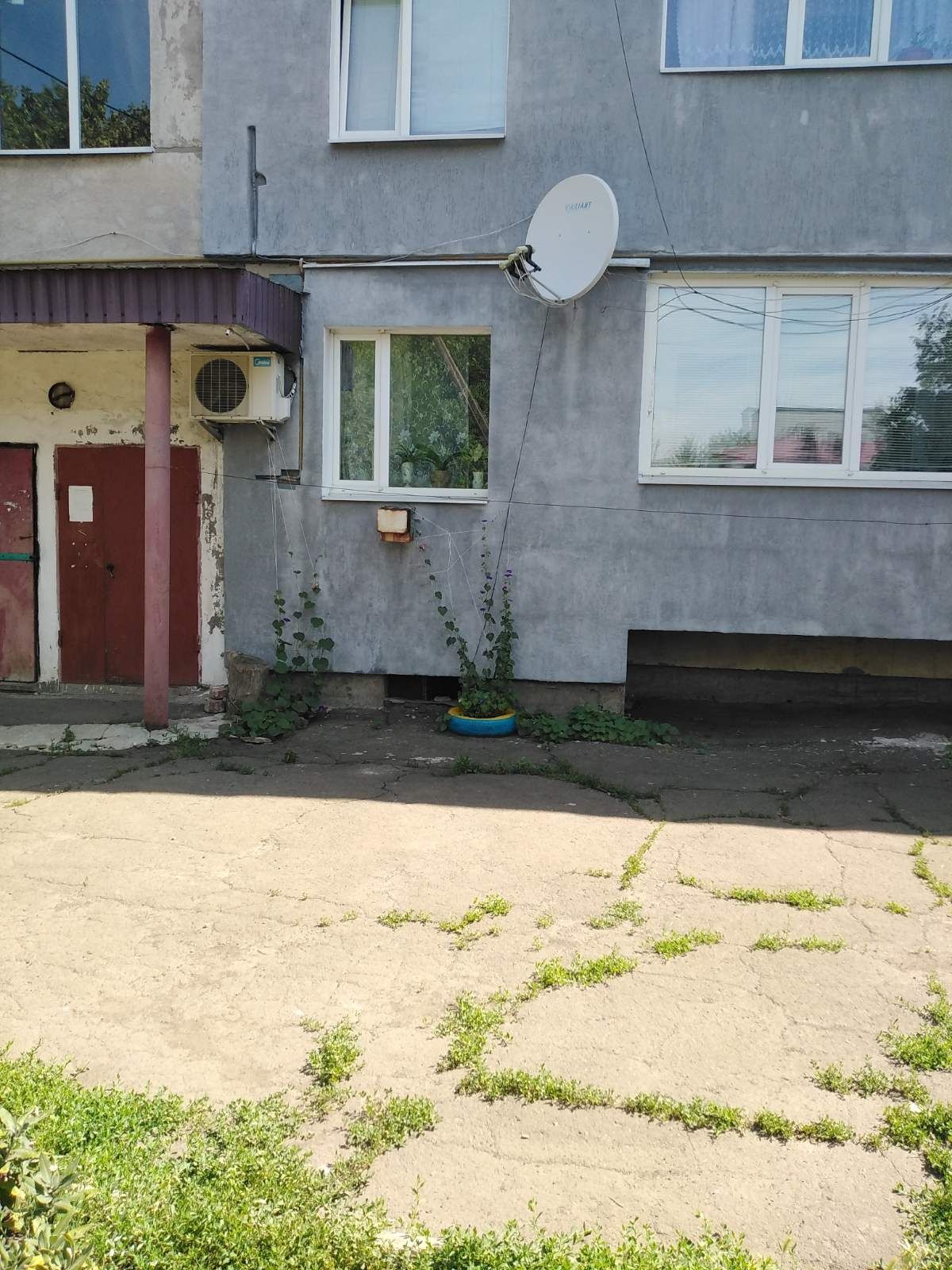 4 комнатная квартира, продам. 160 км .от Харькова.