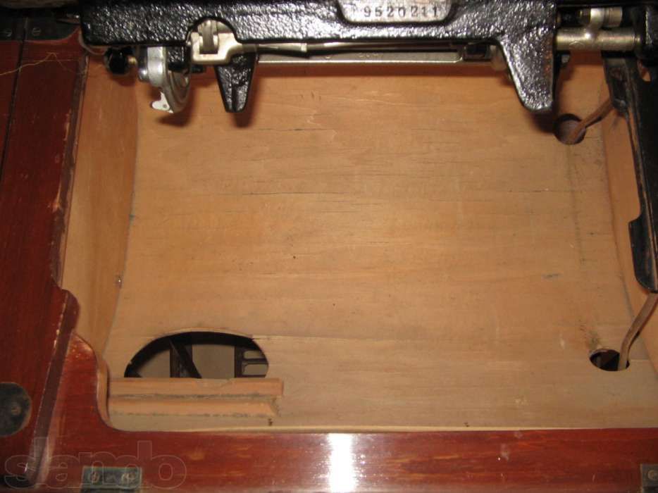 Китайская ножная швейная машинка "Стандарт"