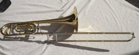 Trombone de vara tenor dourado