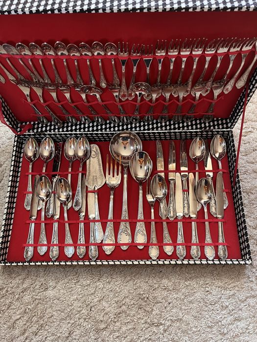 Набор столових приборів