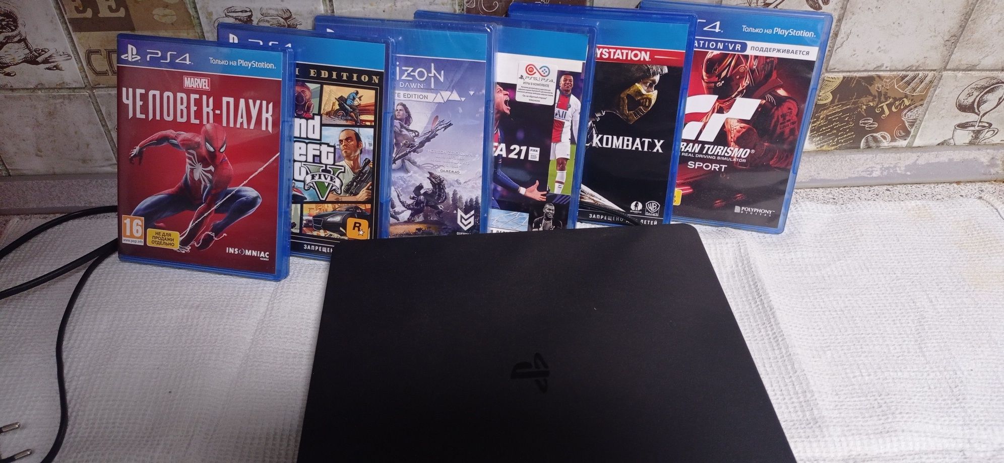 Продам Sony PlayStation 4  1tb