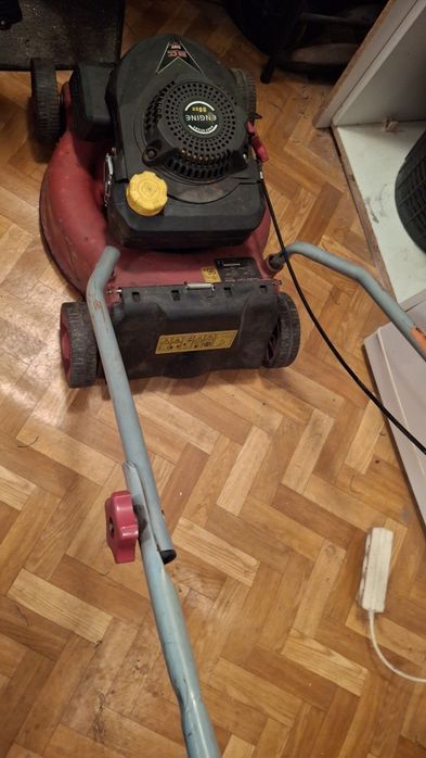 Kosiarka spalinowa Engine