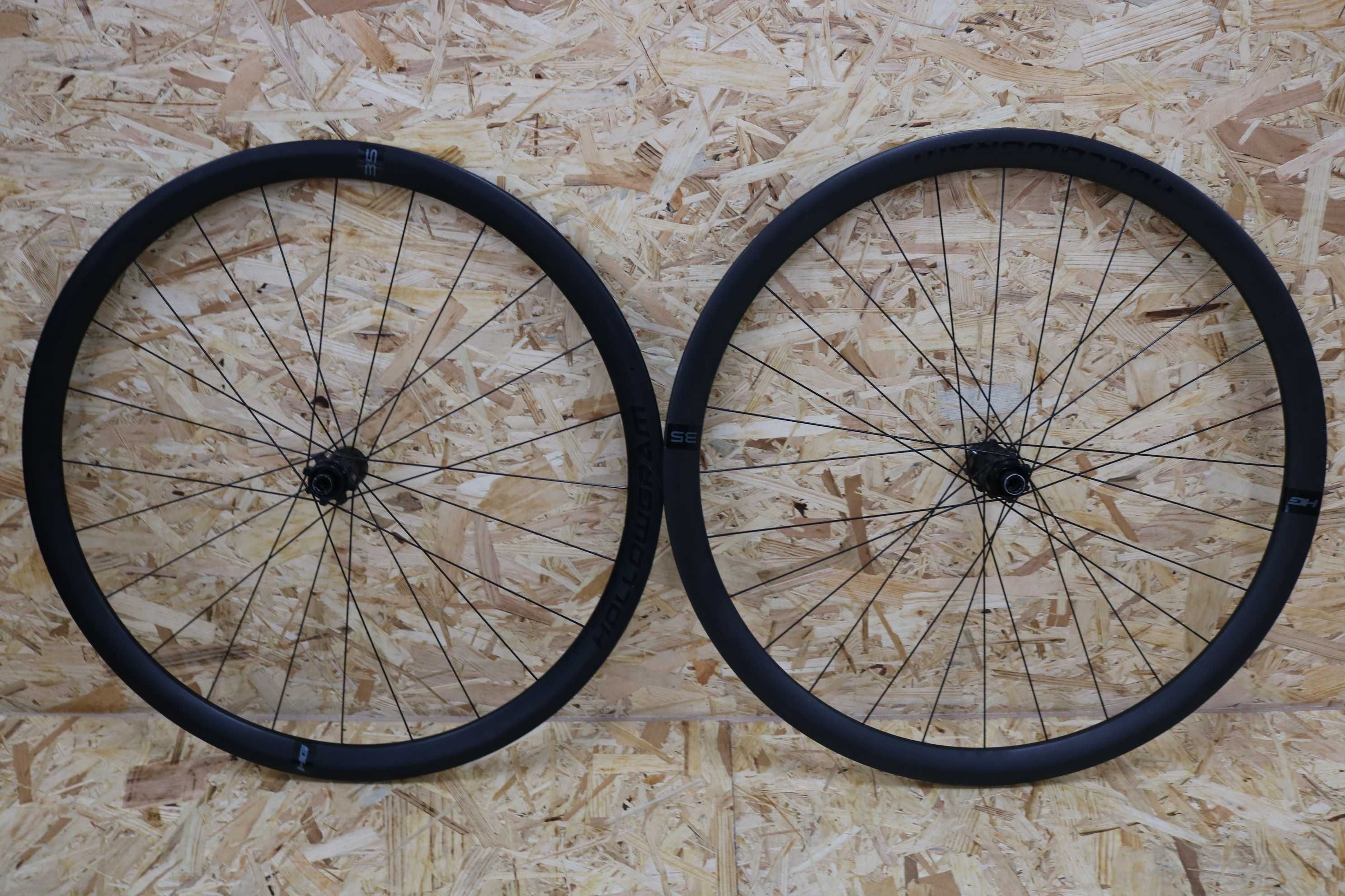 Rodas carbono disco Hollowgram HG35 - tubeless ou câmara de ar