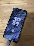 Pixel 8 plama w rogu
