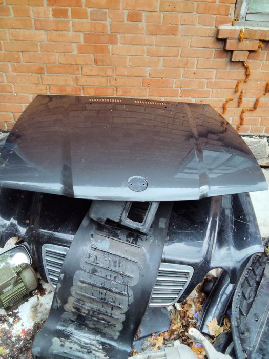 Капот BMW е36     капоти BMW різні