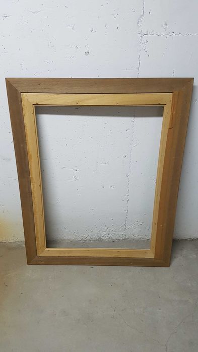 Moldura madeira antiga vintage em bom estado