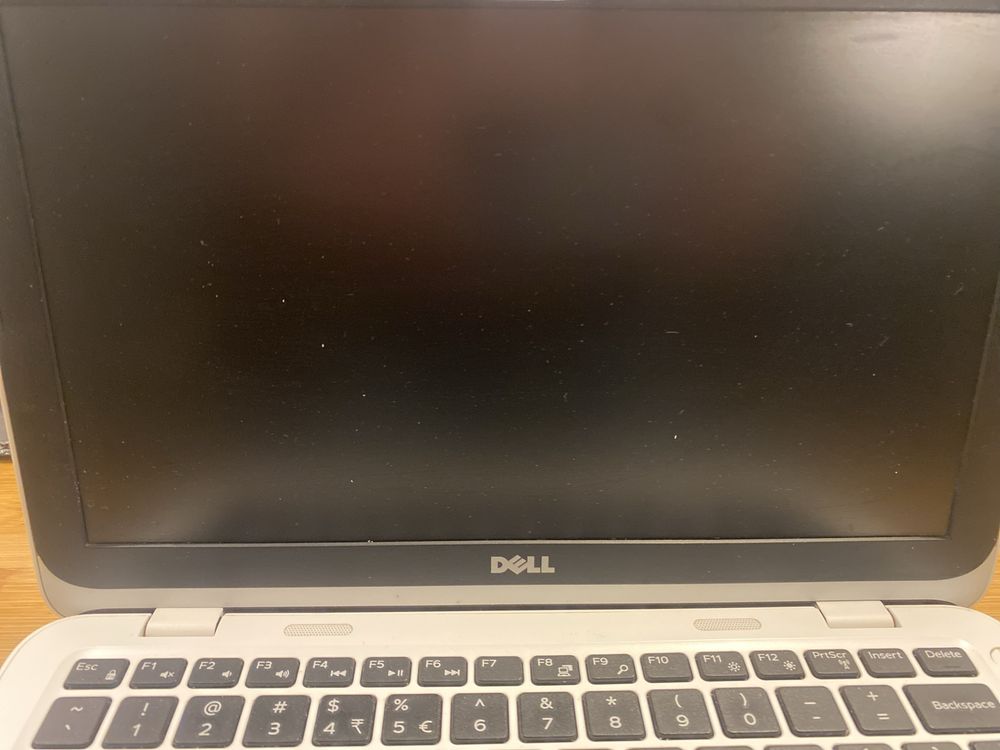 Laptop dell inspiron P24T biały laptop