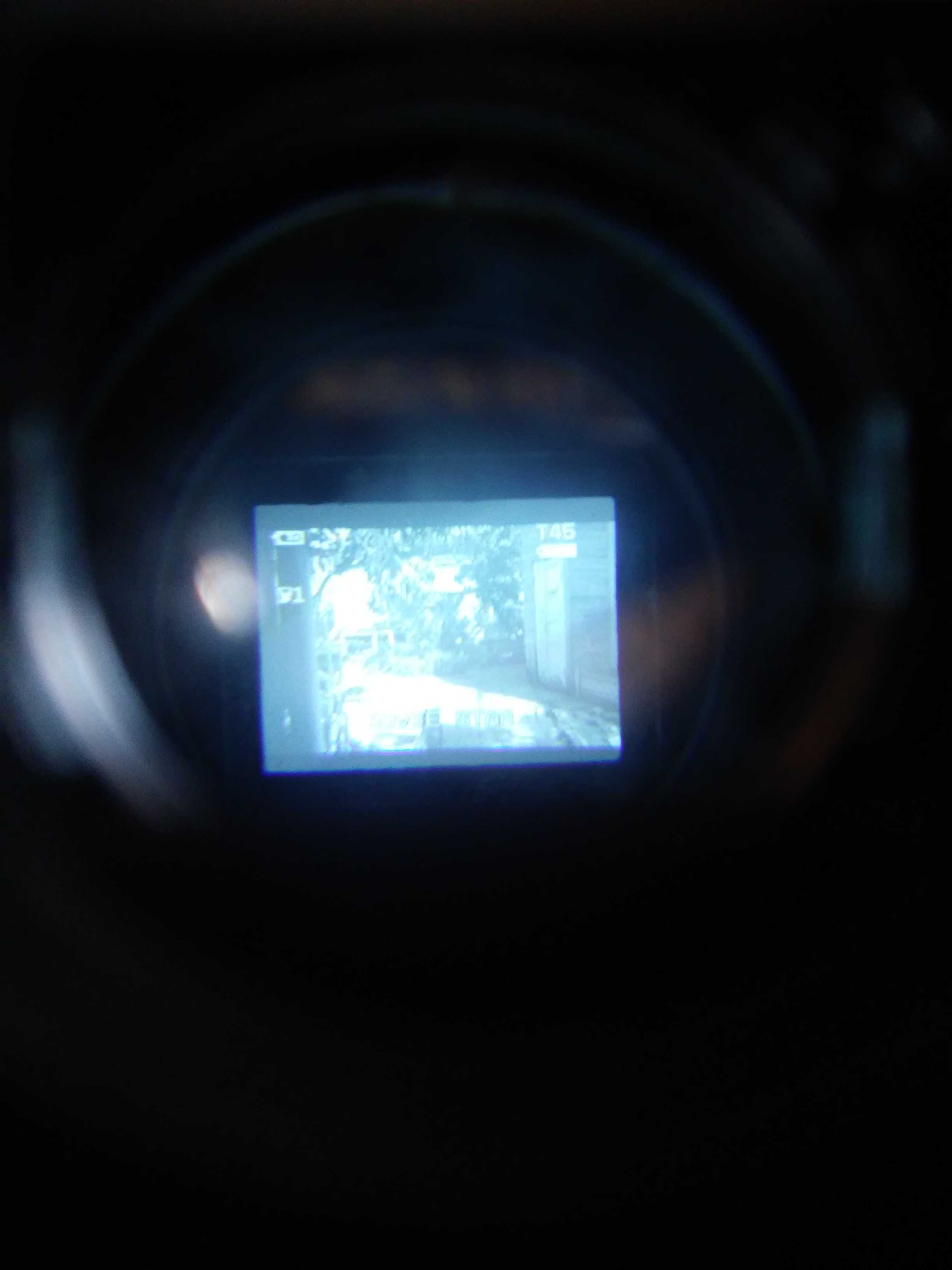 Видеокамера JVC GR-AX285EG