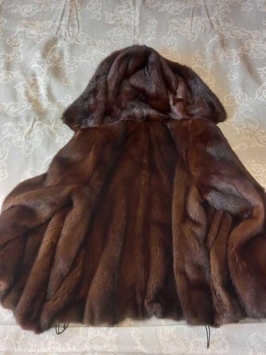 продам шубу норковую коричневая.