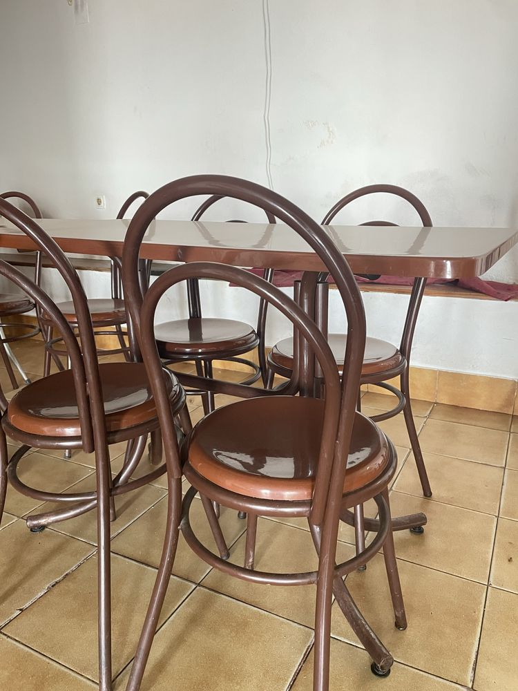 Mesa com cadeiras