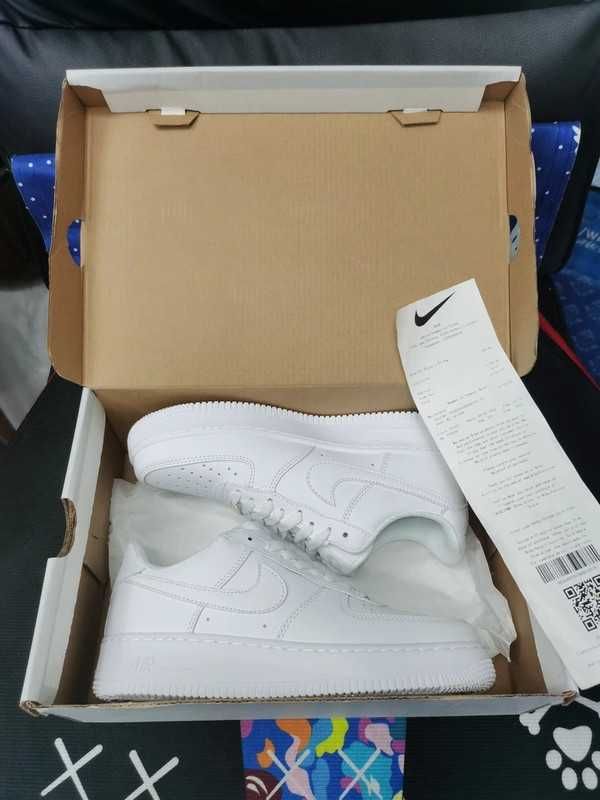 Uniseks/Trampki/Damskie/Nike Air Force 1 Low '07 White R.38.5