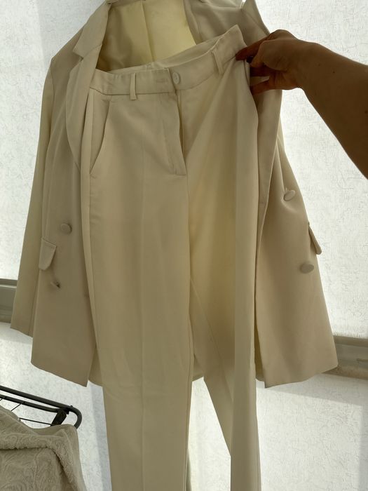 Костюм жіночий.