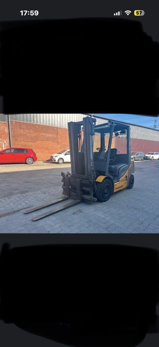 Empilhador Jungheinrich triplex de 2019