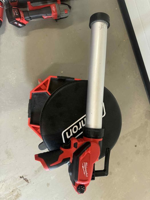 Wyciskacz do silikonu Milwaukee M12 PCG