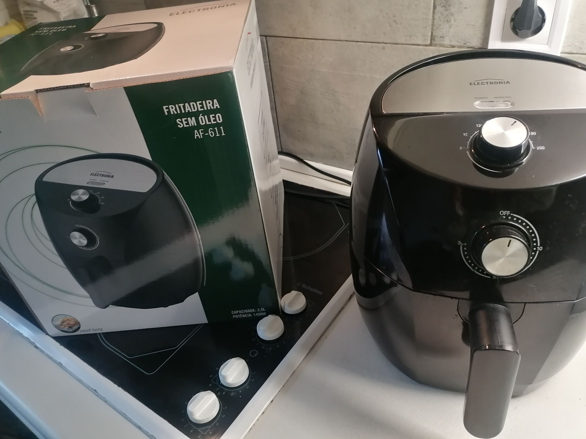 Fritadeira Eletrónica  sem Óleo - Air Fryer - 3,5L