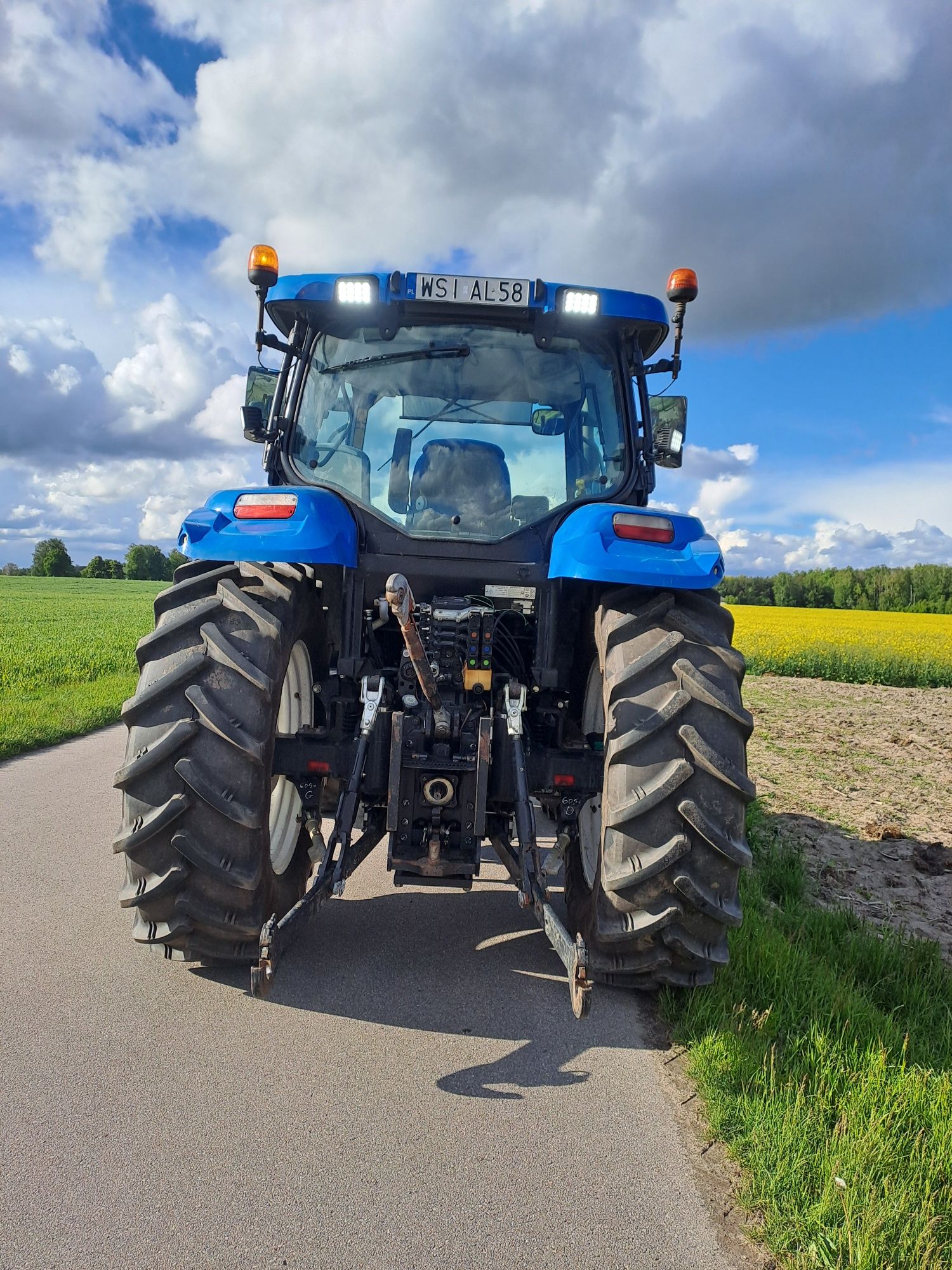 New holland t6050 plus