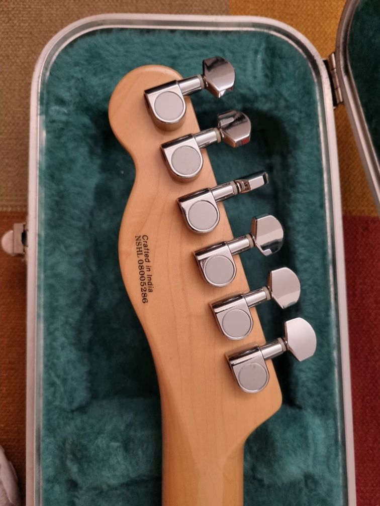 Telecaster Squier Vintage Modified com Hardcase - como nova