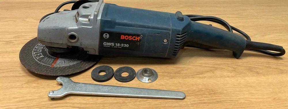 Rebarbadora Bosch semi nova 1800W 230mm