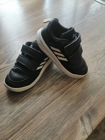 Взуття на хлопчика adidas 24