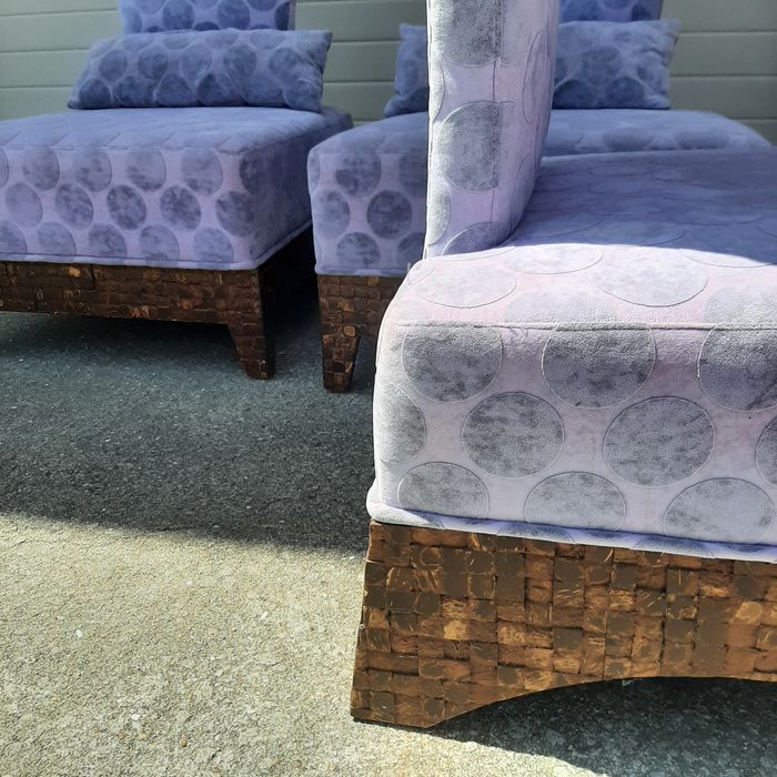 4 Cadeirões baixos com almofadas decorativas