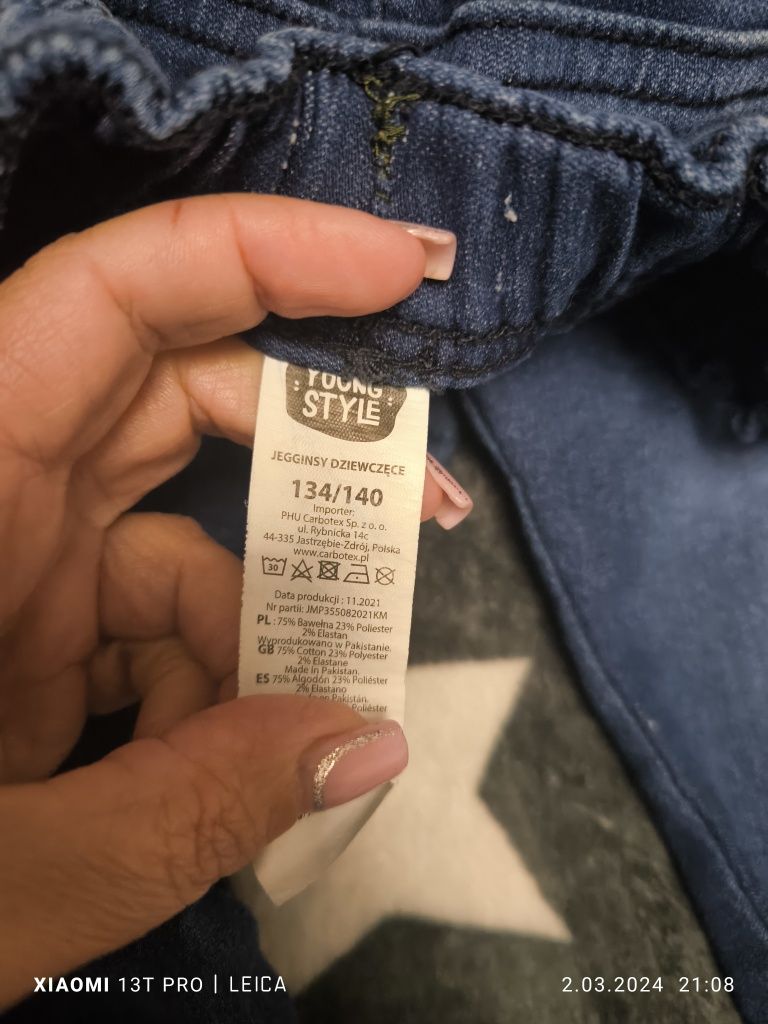 Sprzedam spodnie jeansowe dla chłopca rozmiar 134-140