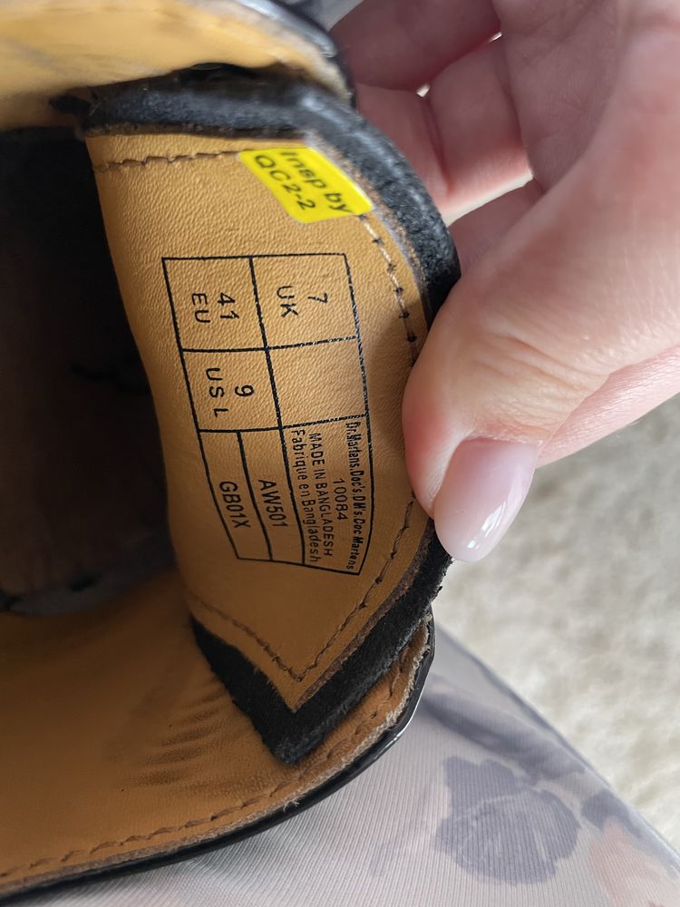 Dr. Martens martensy czarne polbuty lakierki lakierowane