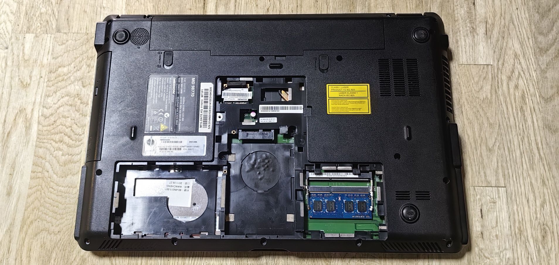 Ноутбук Medion MD 98770/i5-2430M/Ram 4Gb/HDD No/Video 1Gb