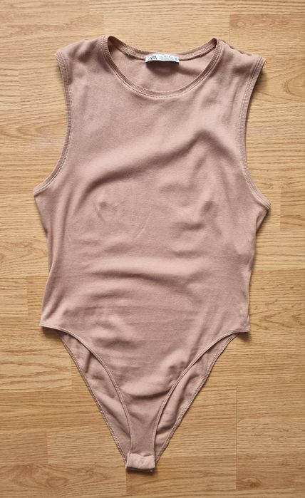 Body z prążkowanej dzianiny