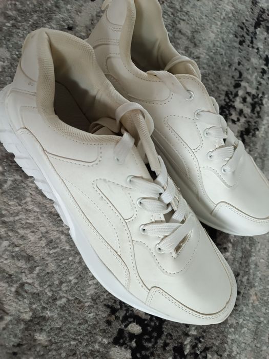 Продам кросівки чоловічі