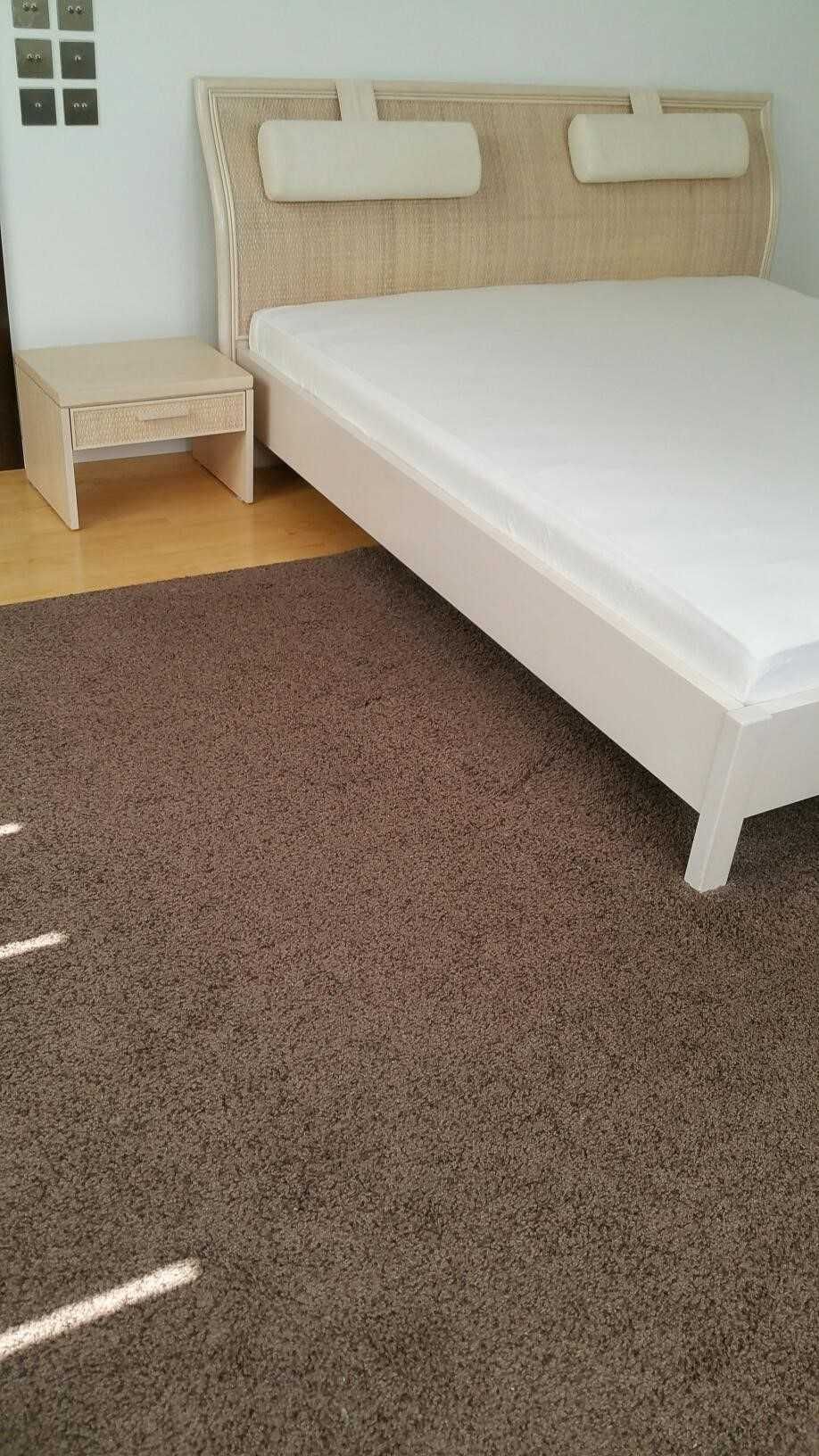 Łóżko z wezgłowiem rattanowym 180x200