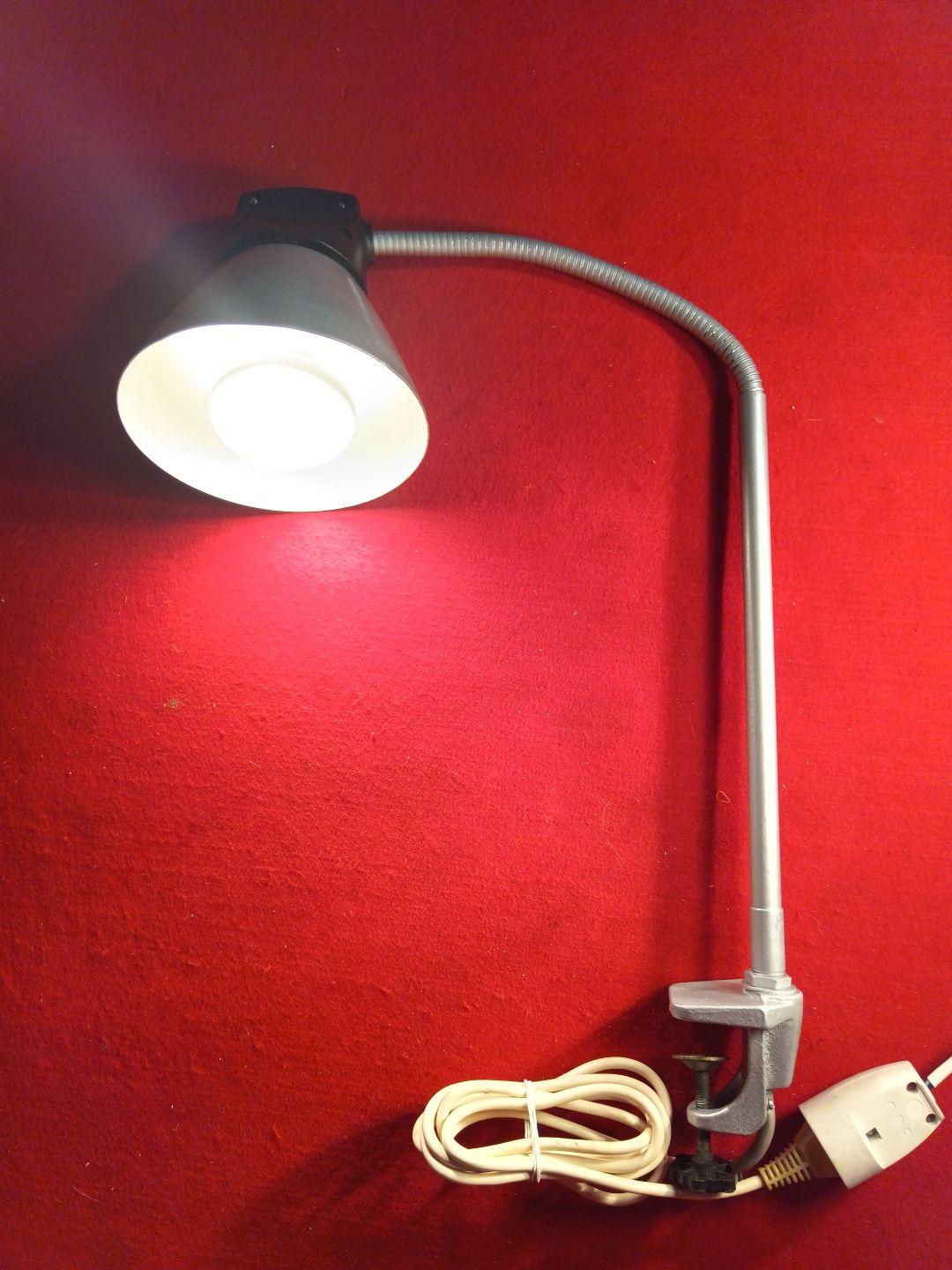 Lampa lampka biurkowo warsztatowa  PRL już że