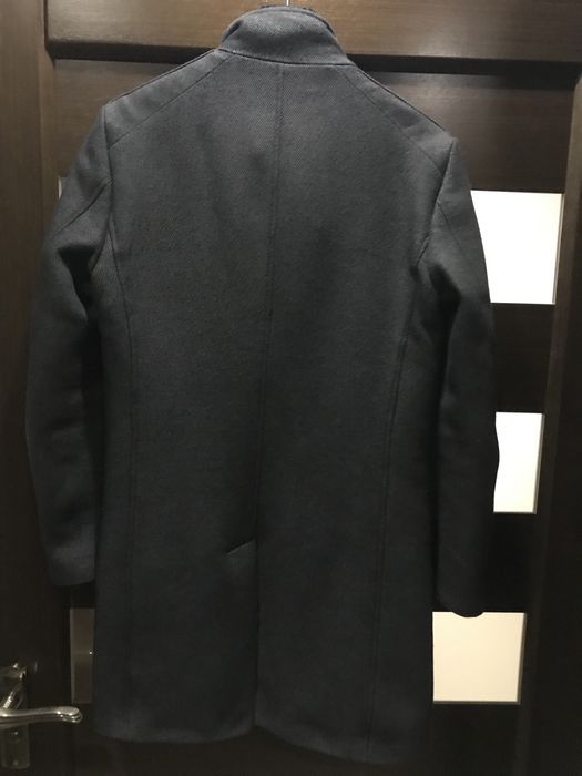 Стильне чоловіче пальто ZARA, розмір S