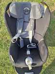 Fotelik samochodowy z baza Cybex