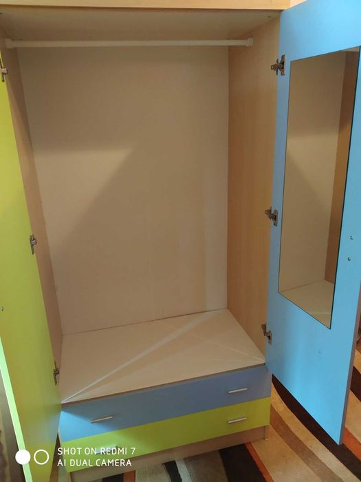 Дитячий письмовий стіл з двома тумбочками, Дитяче ліжко, Дитяча шафа