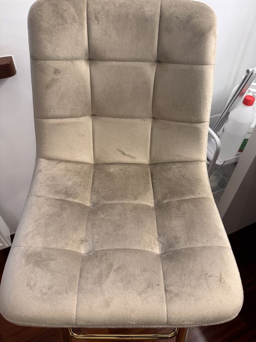 Krzesli hoker tapicerowany bezowy