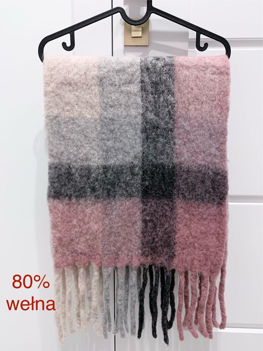 Szal w kratę z różowym akcentem 80% wełna wool