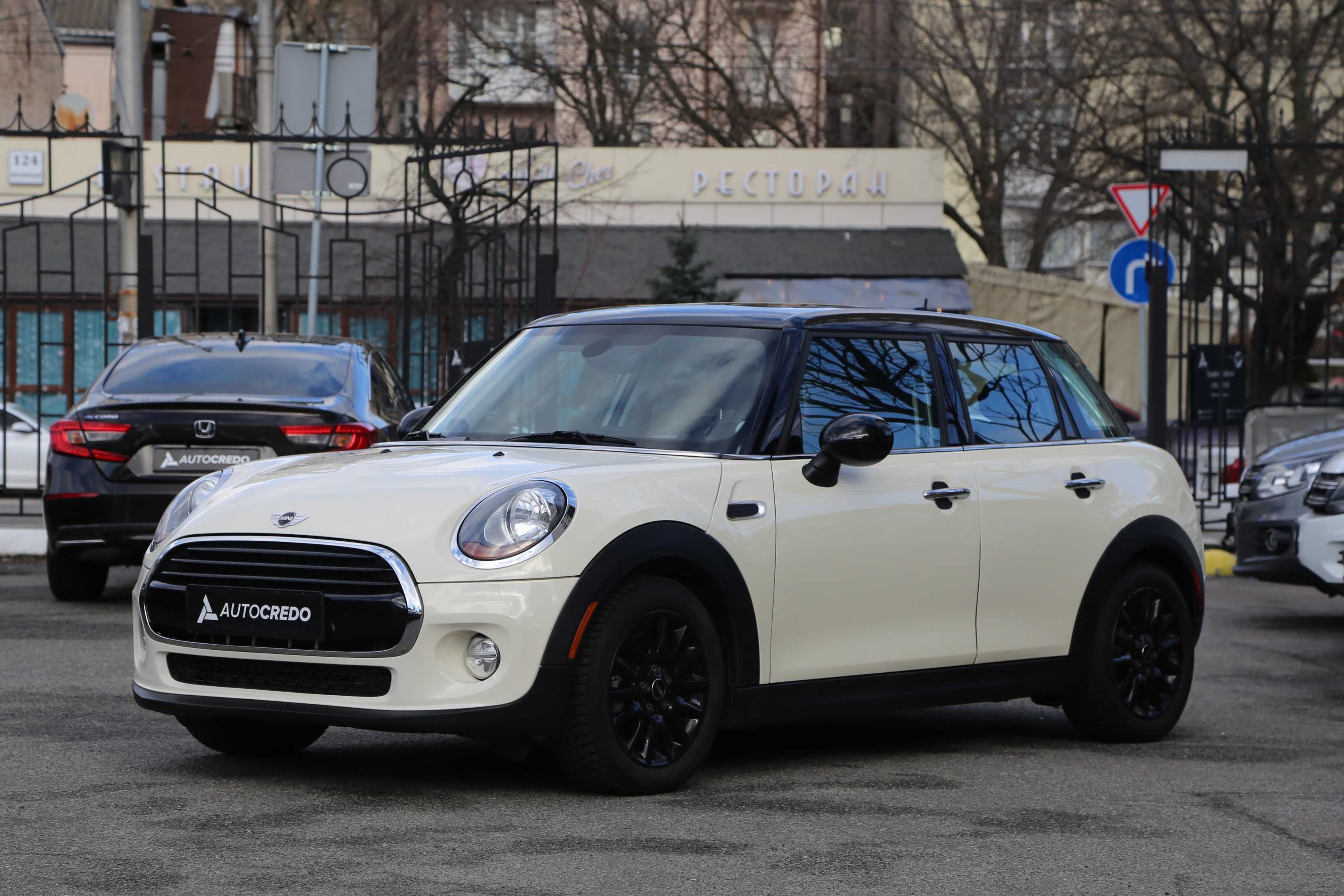 MINI Cooper 2015 року