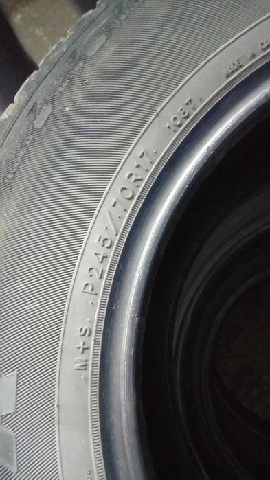 Opony P245/70R17. 4 sztuki komplet