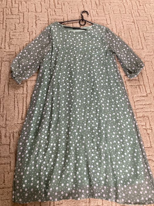 Продаю сукню , нова