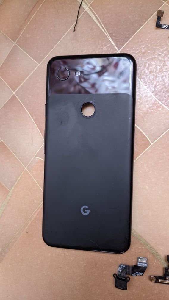 Продам рабочие детали к смартфону Google Pixel 3a