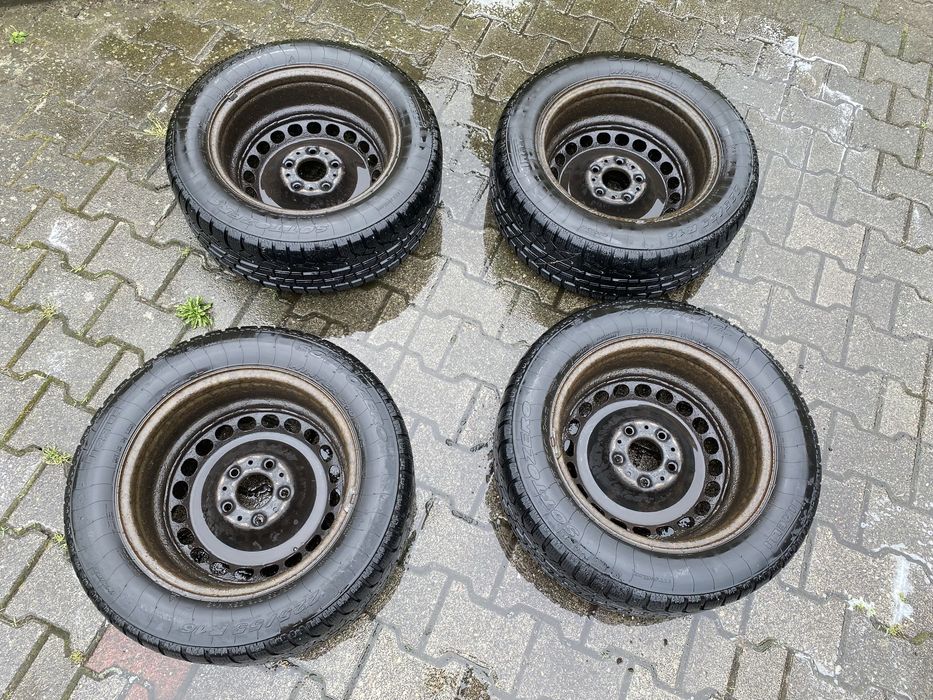 Opony Pirelli zimowe 225/55 R16 95H  M+S produkcja 2010