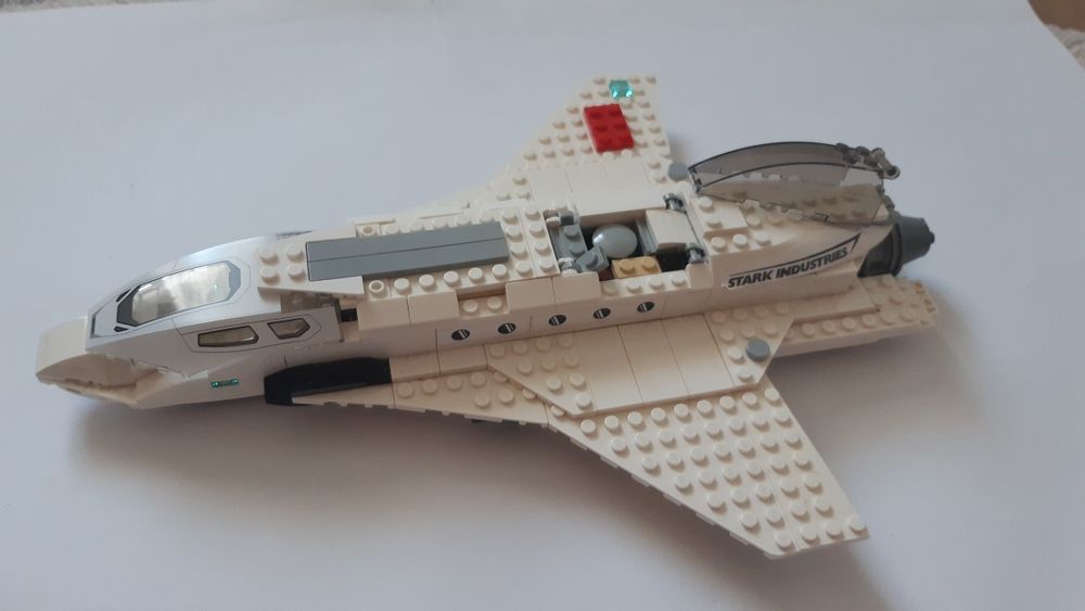 Lego Super Heroes Реактивный самолёт Старка